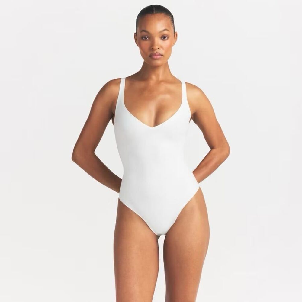 Skims Body Plunge Unlined Thong Bodysuit XS Ivory New with Tags